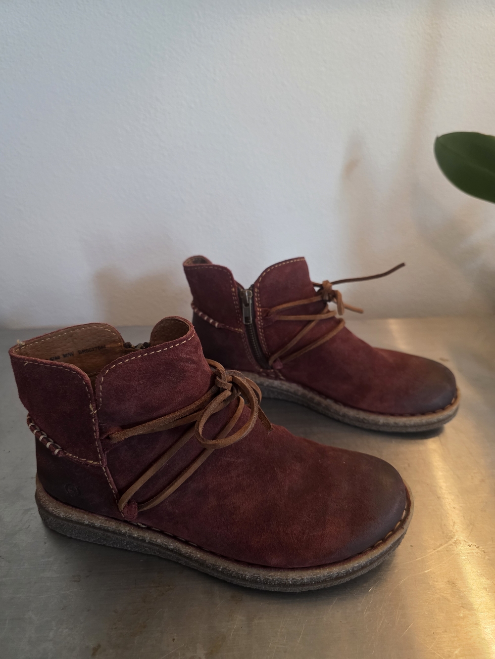 Born Calyn Burgundy Suede Side-Zip Booties 8.5 - Picture 2 of 5